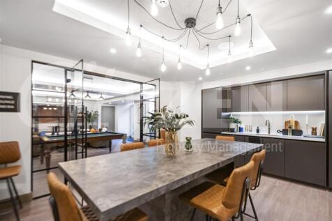 RESIDENTS LOUNGE