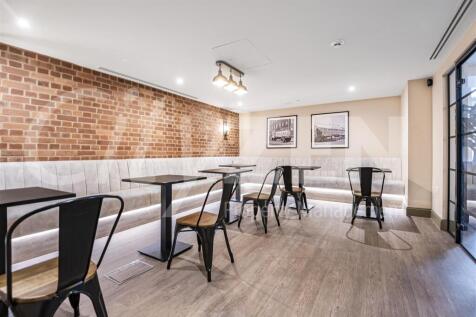 RESIDENTS LOUNGE