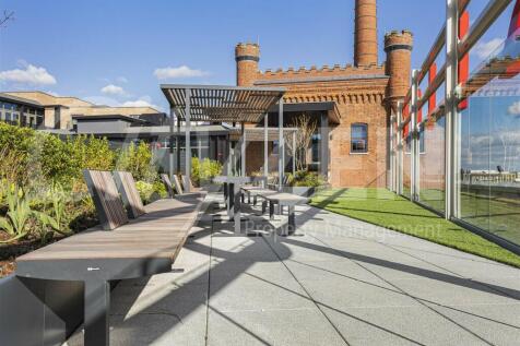 RESIDENTS ROOF GARDEN