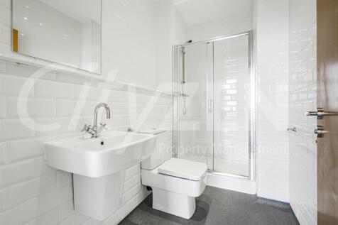 EN SUITE SHOWER ROOM