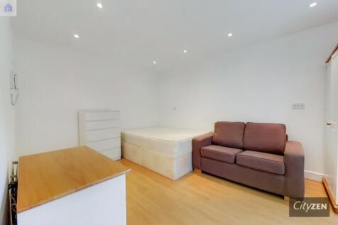 STUDIO ROOM