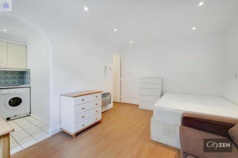 STUDIO ROOM