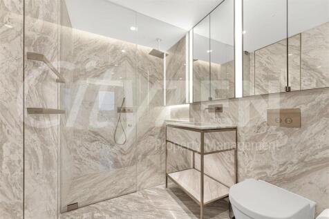 EN SUITE SHOWER ROOM