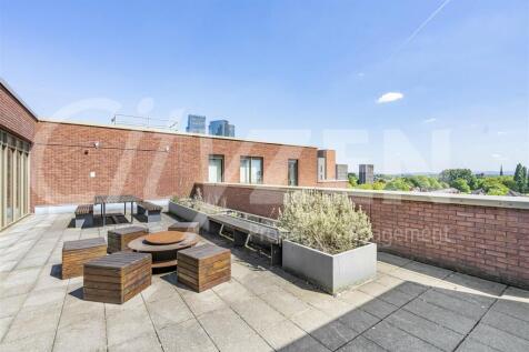 COMMUNAL TERRACE