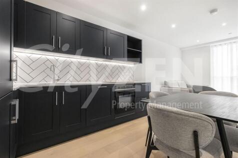 KITCHEN/RECEPTION