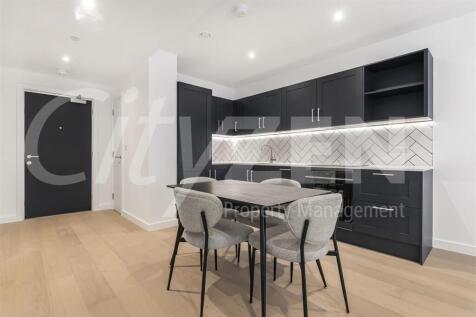 KITCHEN/RECEPTION
