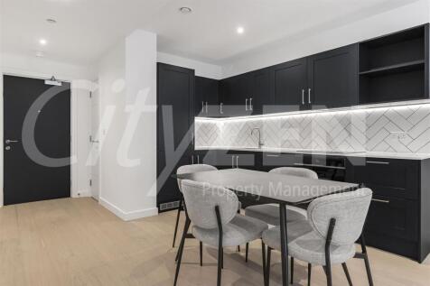KITCHEN/RECEPTION
