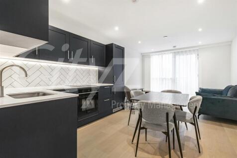 KITCHEN/RECEPTION