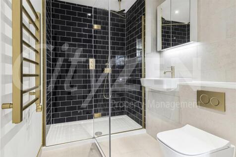EN SUITE SHOWER ROOM