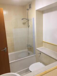 EN SUITE BATHROOM