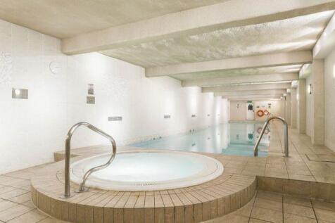 RESIDENTS POOL &amp; SPA
