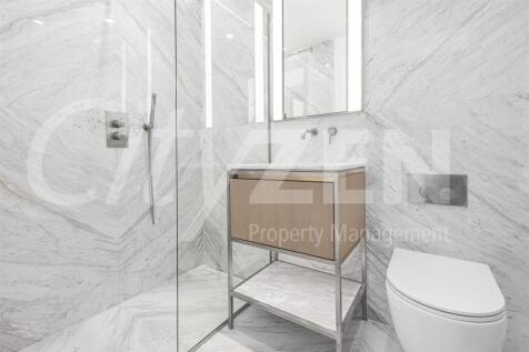 EN SUITE SHOWER ROOM