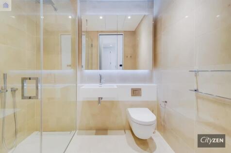 EN-SUITE SHOWER ROOM