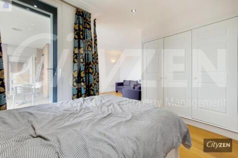 STUDIO SUITE SLEEPING AREA