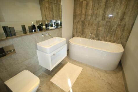 EN SUITE BATHROOM