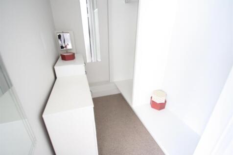 WALK IN WARDROBE