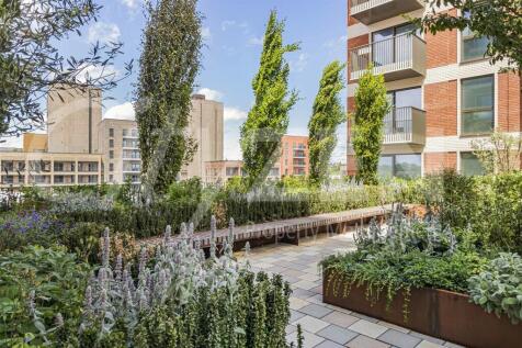 RESIDENTS GARDENS
