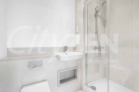 EN SUITE SHOWER ROOM