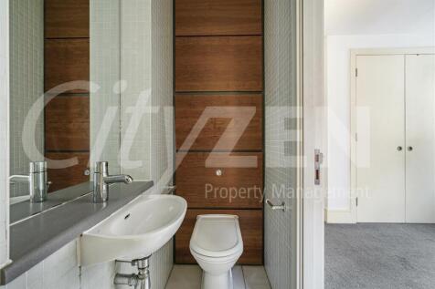 EN SUITE SHOWER ROOM