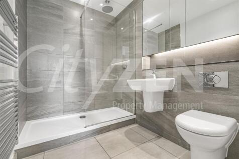 EN SUITE SHOWER ROOM