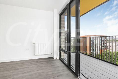 RECEPTION/BALCONY