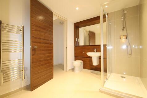 EN SUITE SHOWER ROOM