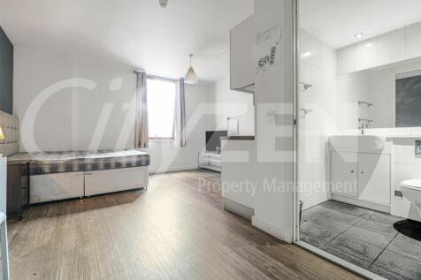 STUDIO ROOM