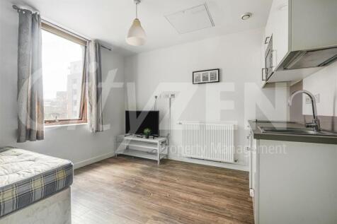 STUDIO ROOM