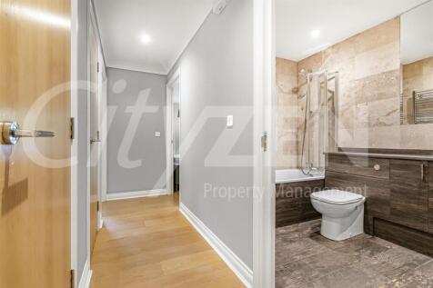 BATHROOM/HALLWAY