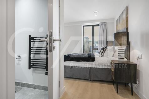 BEDROOM/EN SUITE