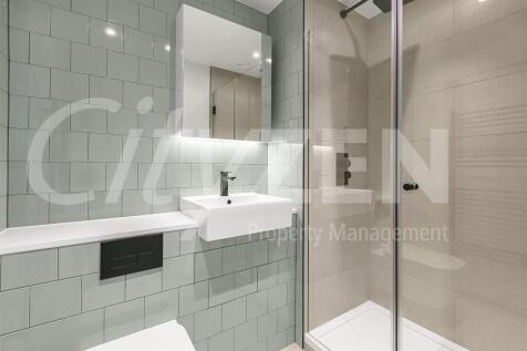 EN SUITE SHOWER ROOM