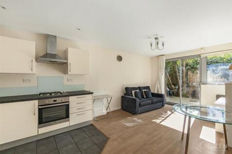 RECEPTION/KITCHEN