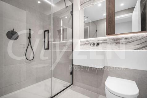 EN SUITE SHOWER ROOM