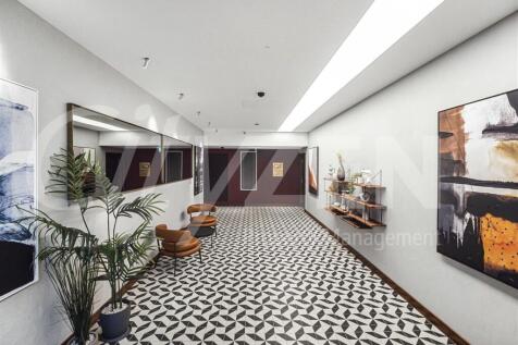 COMMUNLLA ENTRANCE LOBBY