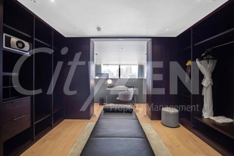 DRESSING ROOM