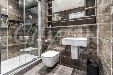 EN SUITE SHOWER ROOM