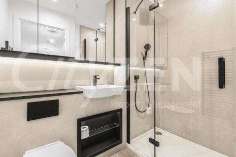 EN SUITE SHOWER ROOM