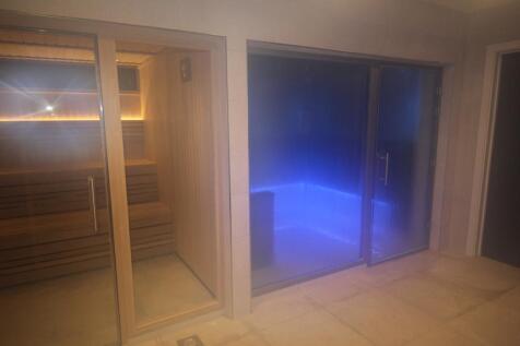 Sauna &amp; steam room