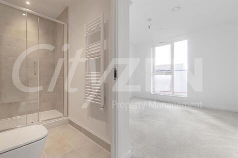 EN-SUITE/BEDROOM