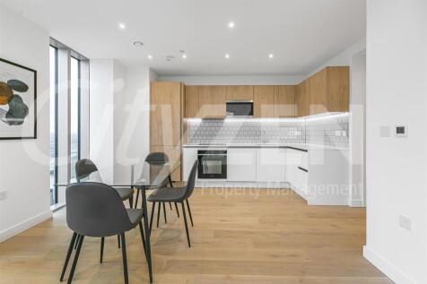 RECEPTION / KITCHEN