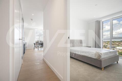 HALLWAY/BEDROOM