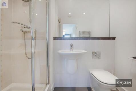 EN SUITE SHOWER ROOM