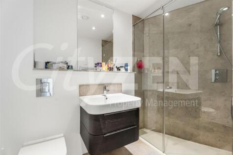 EN SUITE SHOWER ROOM