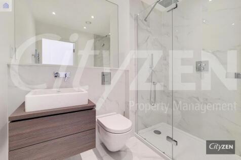 EN SUITE SHOWER ROOM