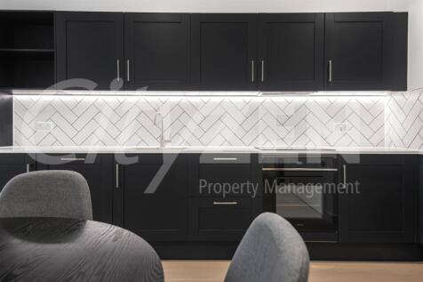 KITCHEN (ACTUAL FLAT)