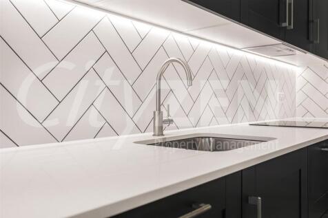 KITCHEN (ACTUAL FLAT)