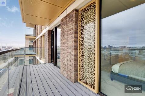 TERRACE (WEST FACING)