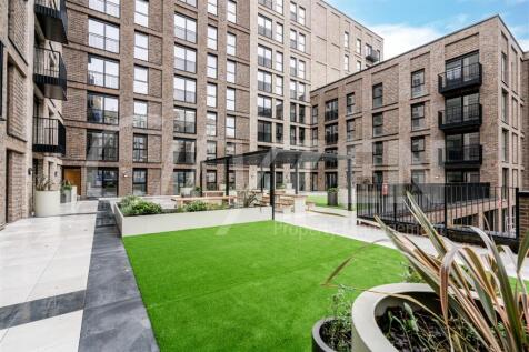 RESIDENTS ROOF GARDEN