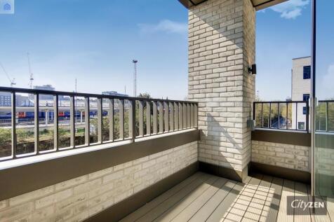 SOUTH FACING BALCONY