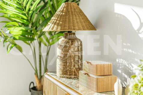 WELL FURNISHED THROUGHOUT